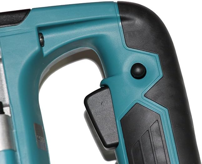 همر M8600B تكسير و هدم 900 واط من ماكيتا Makita